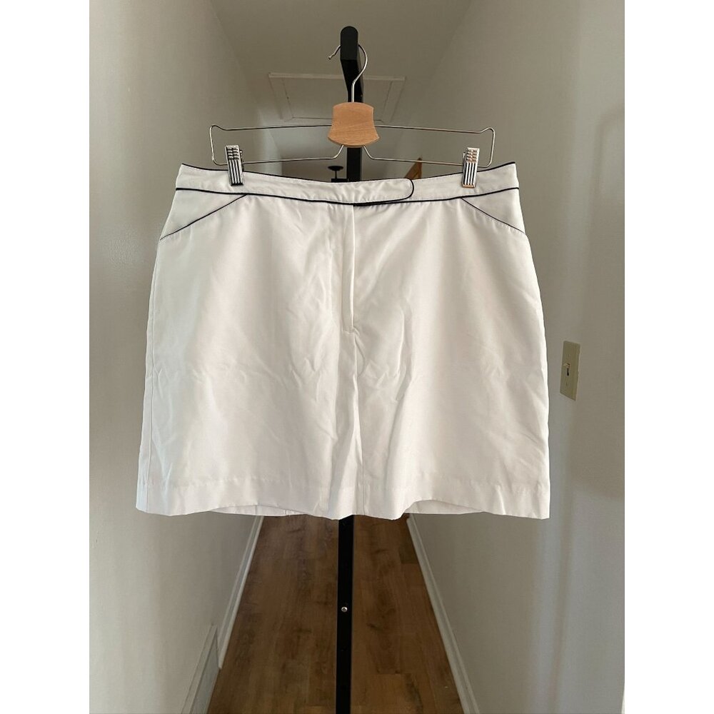 Like New IZOD x-tra dry Golf Skort
